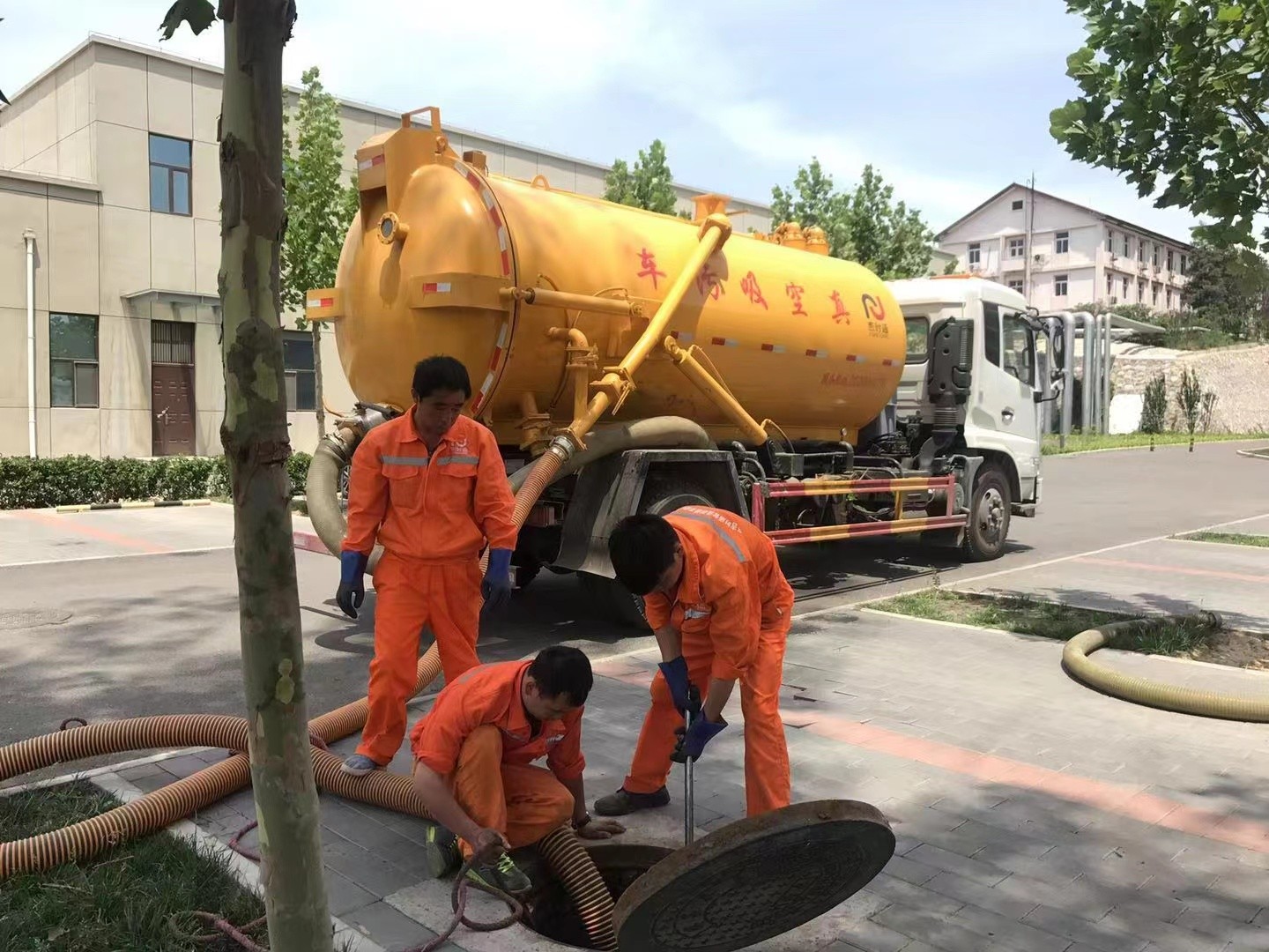 齐齐哈尔化粪池清理与5-8吨吸粪车施工效率分析